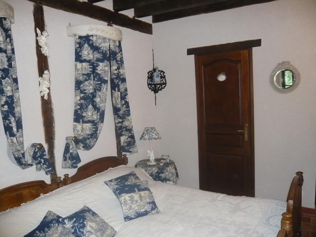Bed and Breakfast La Petite Ferme Vouzeron Zimmer foto
